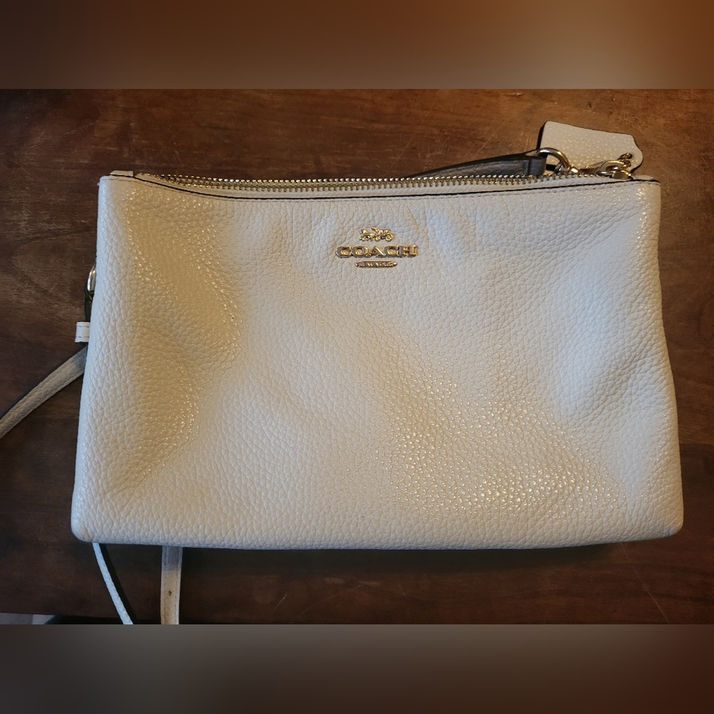 Like New COACH CROSSBODY Bag